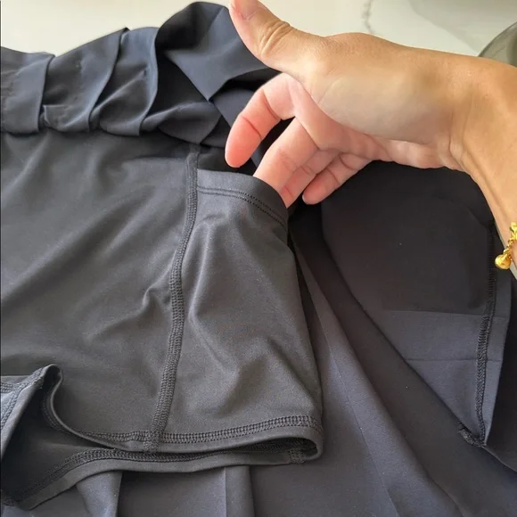 ALO Yoga Black Pleated Mini Skirt - Picture 7 of 8